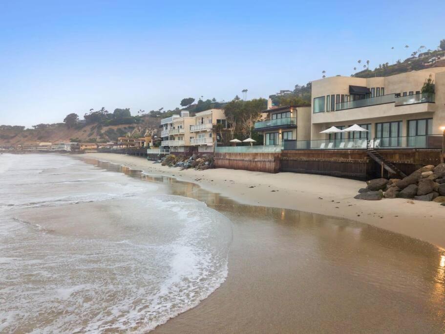 Malibu Sand Carbon Beach Suites Exterior photo